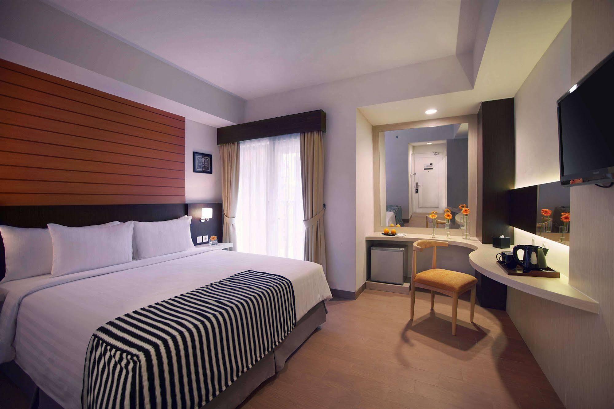 Vega Hotel Gading Serpong Eksteriør bilde