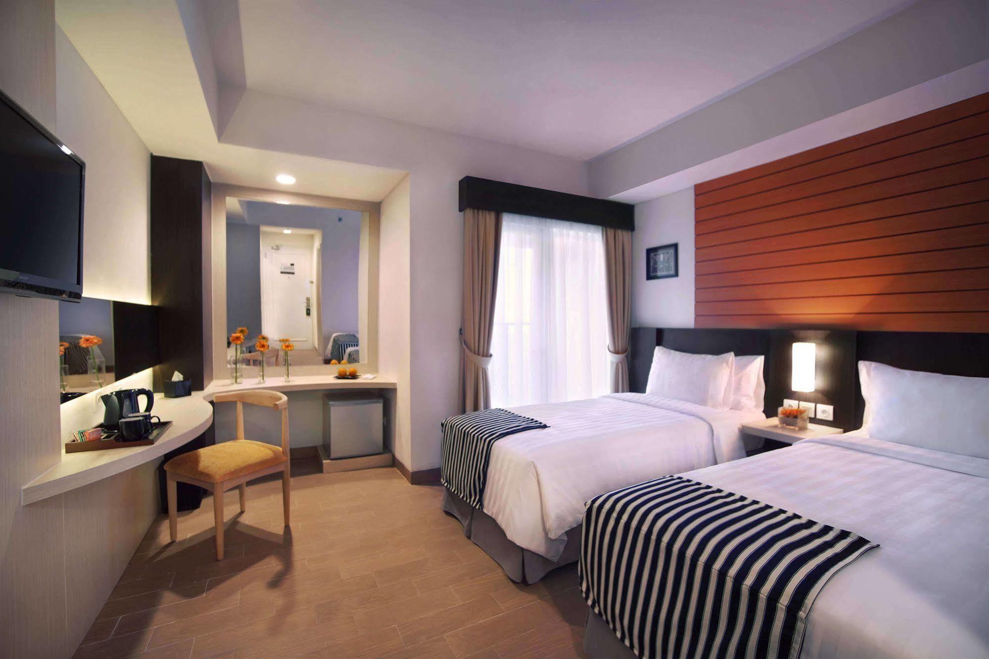 Vega Hotel Gading Serpong Eksteriør bilde